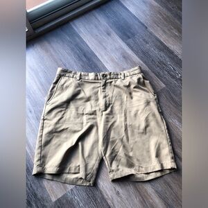Amazon Essentials Men's Khaki Flat Front Shorts Size 36